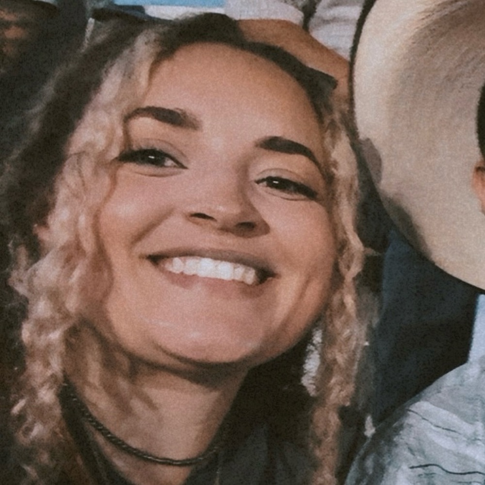 Meet your Posher, Kayla